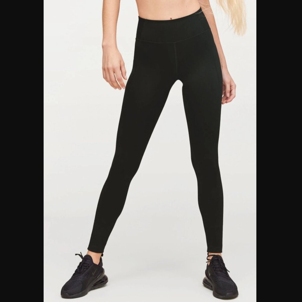 Black Compressive Mid-Rise Legging